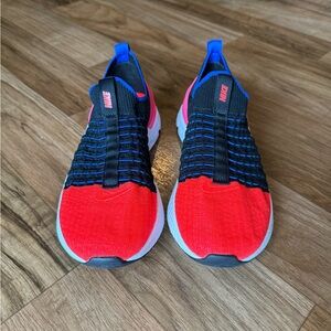 Women’s Nike Phantom tennis shoes